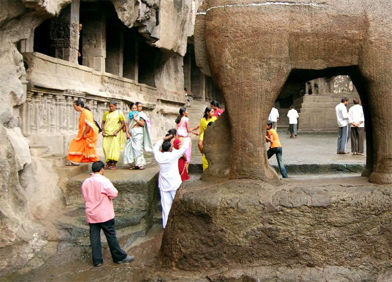  Una familia india, de visita en el Kailash