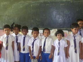 Mayaliya niños escuela