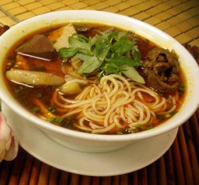 Bun bo Hue sopa vietnam